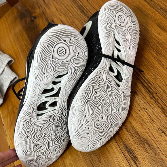 Nike KD Basketball Shoes - Picture 6 of 8